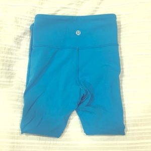 Lululemon Wunder Under crops